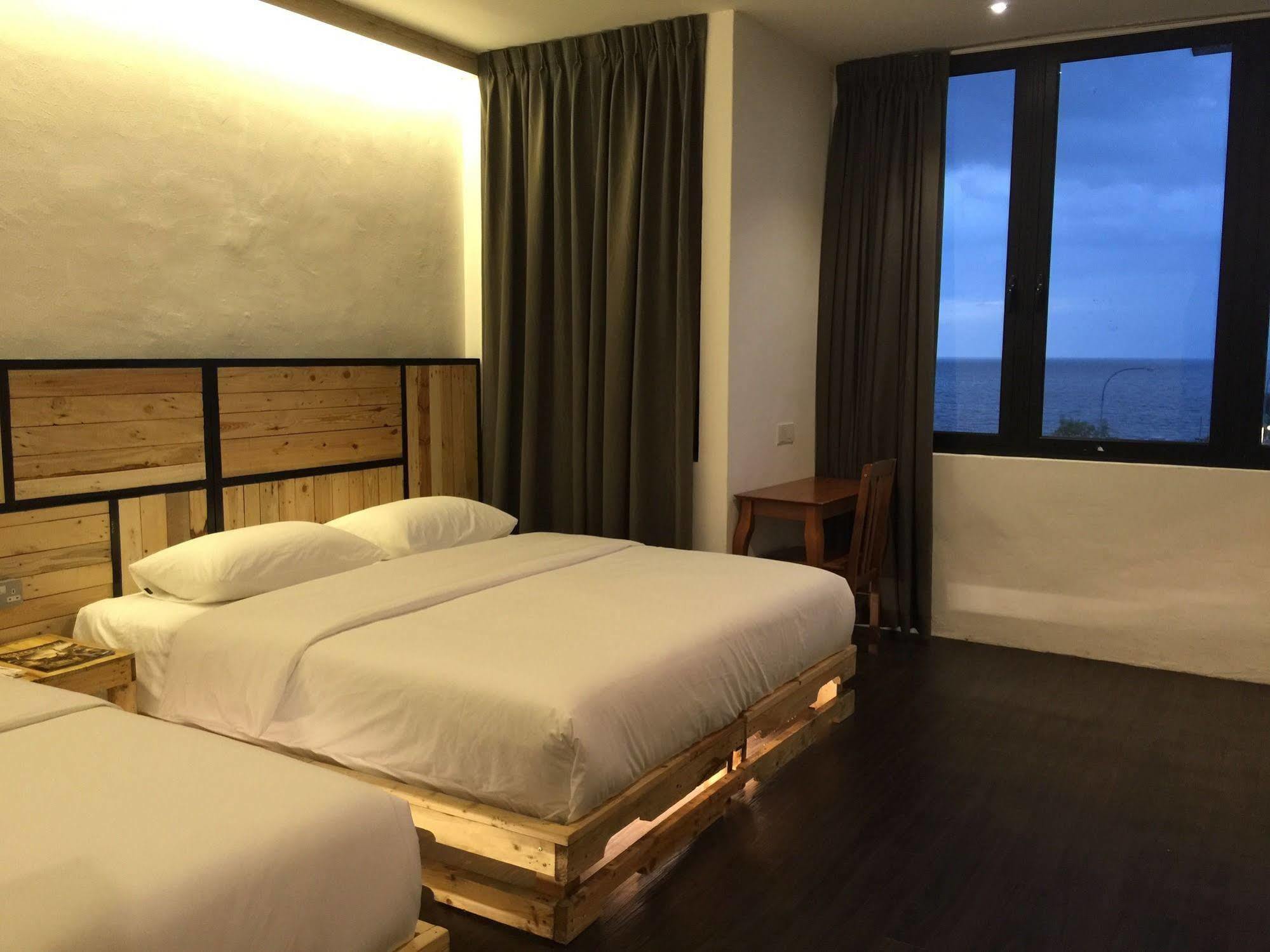The Oikos Hotel Pontian Kecil Kültér fotó